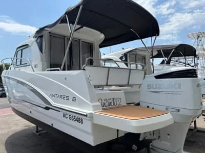 Beneteau Antares 8 V2 2