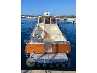 Rose Island - Lobster 38 2