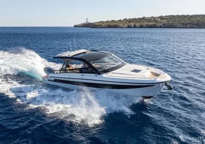 Bavaria Vida 33 Hard Top 2