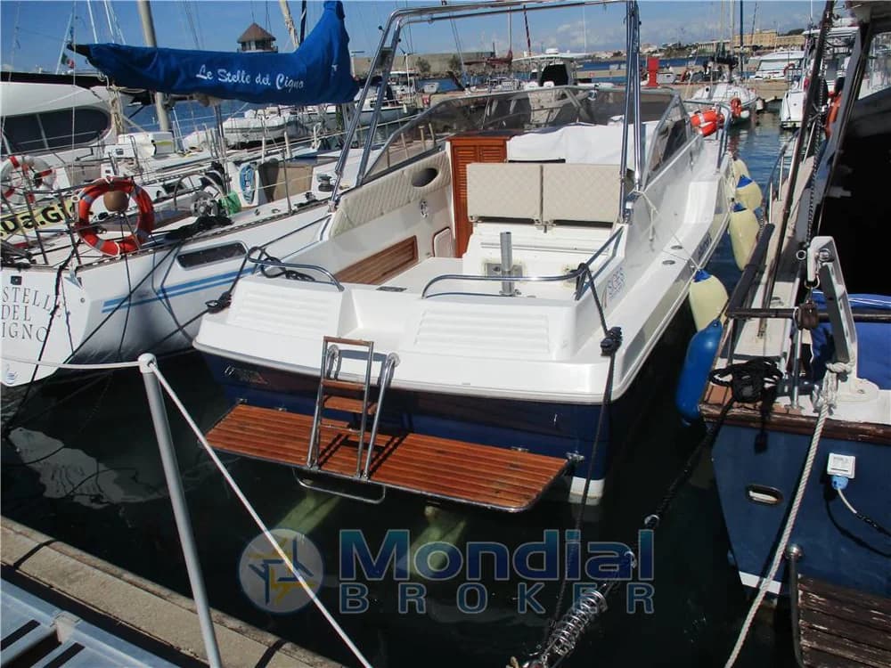 Poole Power - Sunseeker 28 Portofino