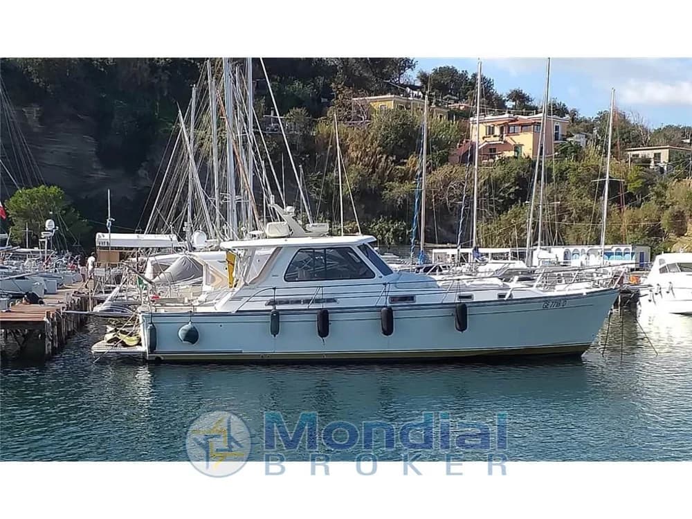 Sabre Yachts - 42' Hard Top Express