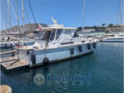 Sabre Yachts - 42' Hard Top Express 2