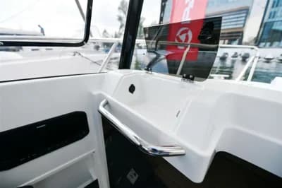 Parker 700 Pilothouse 3