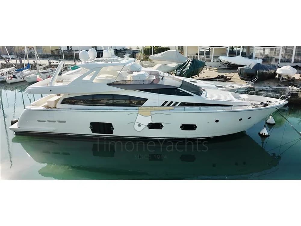 Ferretti Yachts - 800