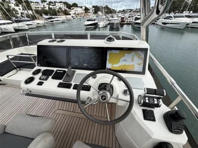 Beneteau Grand Trawler 62 3