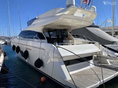 FERRETTI YACHTS 550 2