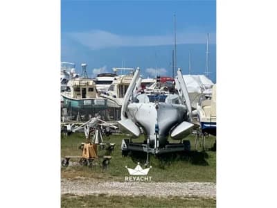 CORSAIR MARINE - TRIMARANO 880 2