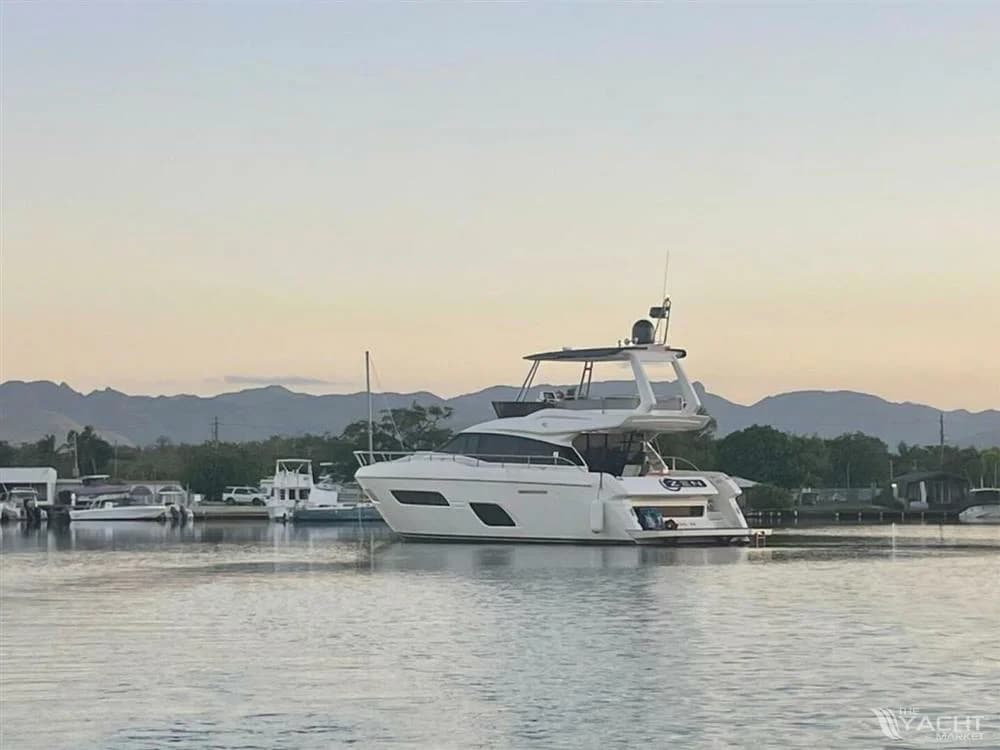 Ferretti Yachts 550