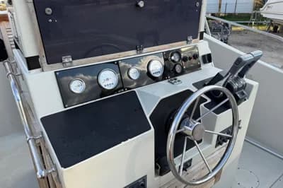 1988 Boston Whaler 27 Cuddy | 8m 3