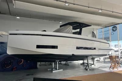 2024 De Antonio Yachts D32 OPEN | 10m 2