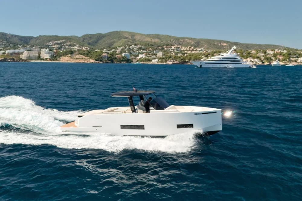 2023 De Antonio Yachts D42 | 11m