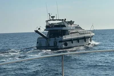1989 Mochi Craft 46 fly | 14m 2