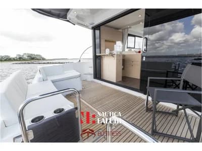 BENETEAU - SWIFT TRAWLER 41 SEDAN e FLY 2