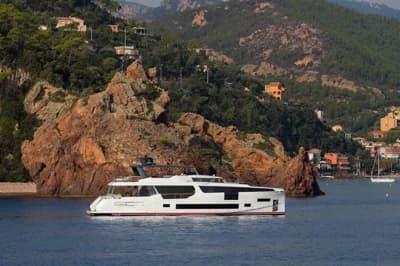 2023 Sirena 88 | 27m 2