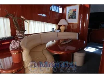 Elegance - 70 Flybridge 3