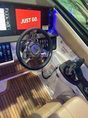 2023 Sea Ray Sundancer 320 | 10m 3