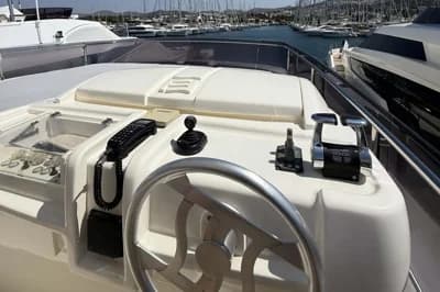 2013 Ferretti Yachts 720 | 22m 3