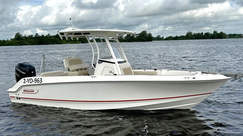 2017 Boston Whaler 230 Outrage | 7m
