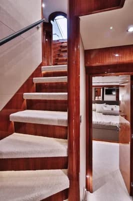 2026 Johnson Motor Yacht w/Hydraulic Platform | 24m 2