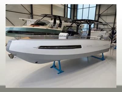 2023 Invictus 280 TTS | 9m 2