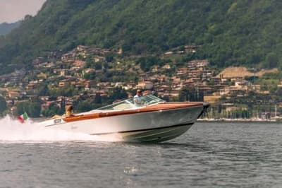 2011 Riva 33' Aquariva | 10m 2