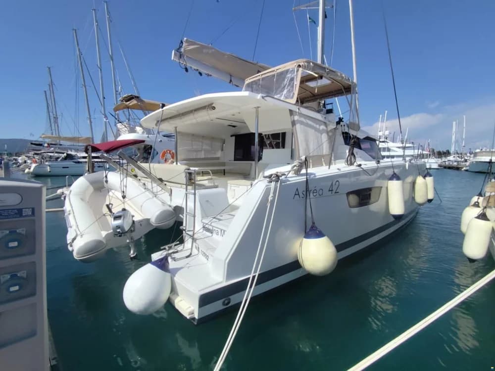 Fountaine Pajot Astrea 42