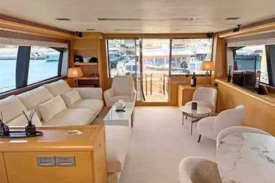 2011 Ferretti Yachts 800 | 25m 3