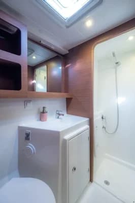 Lagoon 42 5