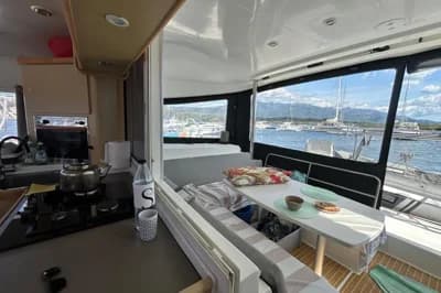 2010 Lagoon 400 | 12m 3