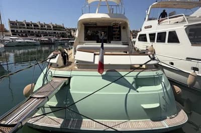 2007 Mochi Craft 64' Dolphin | 19m 2