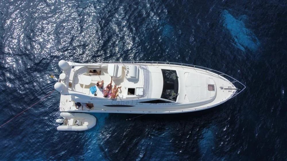 2006 Ferretti Yachts 550 | 17m