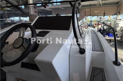 2025 Beneteau Flyer 8 SUNdeck V2 | 7m 3