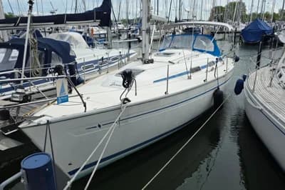 2000 Bavaria Cruiser 37 | 11m 2