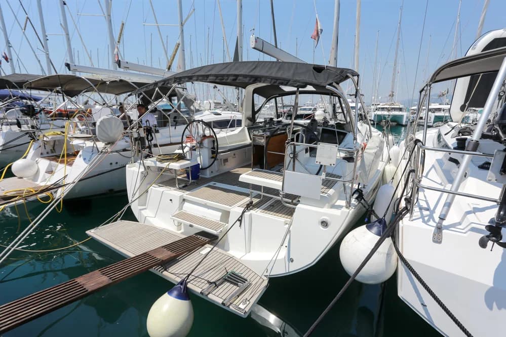 2020 Beneteau Oceanis 41.1 | 12m