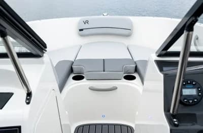 Bayliner VR4 Bowrider Outboard 3