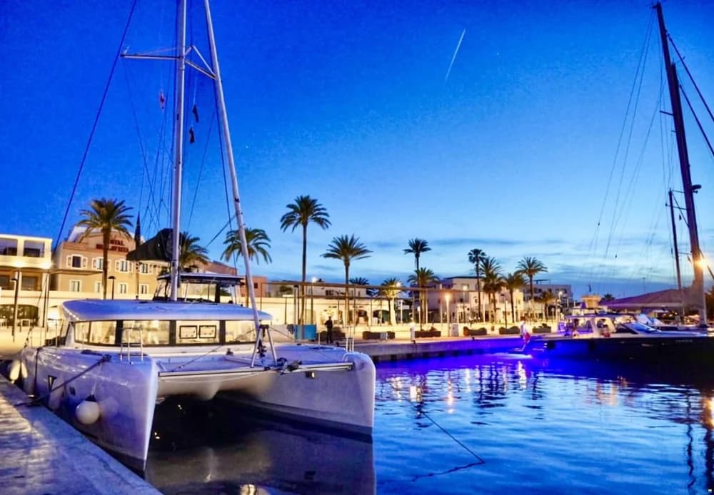 Lagoon 42
