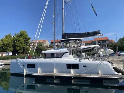 Lagoon 42 2