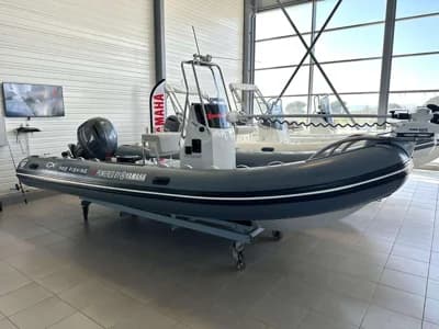 Capelli Tempest 625 Fishing 2