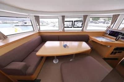 Lagoon 42 4