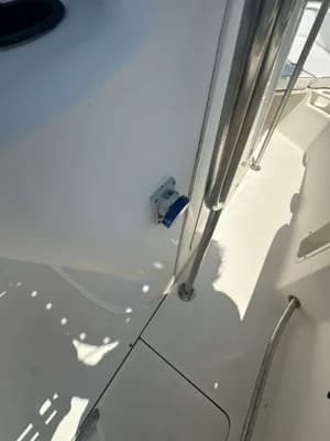 Boston Whaler Outrage 240 3