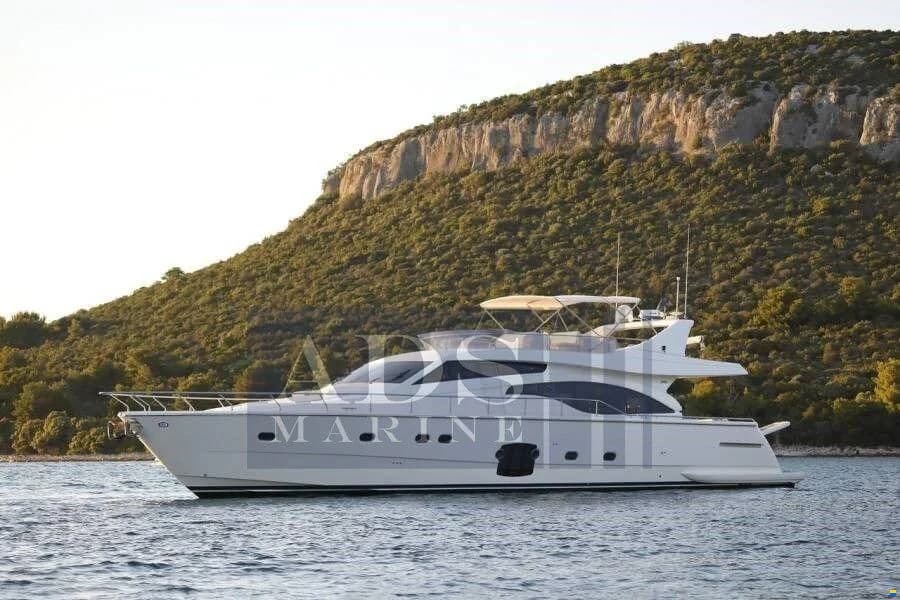 Ferretti 681