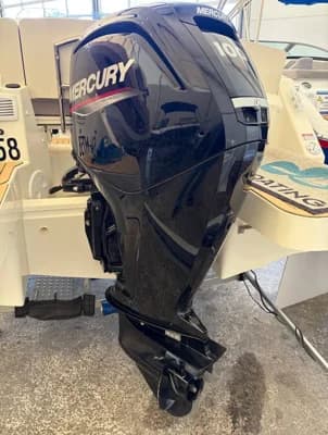 Quicksilver Activ 555 Cabin 2