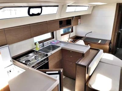 Beneteau Oceanis 51.1 3
