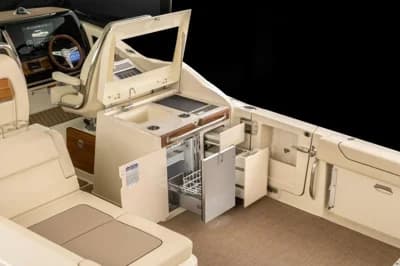 Chris Craft Calypso 32 Outboard 5
