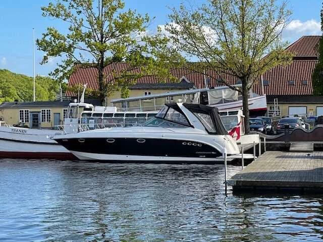 Chaparral 370 Signature