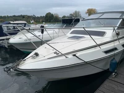 1990 Fairline Targa 27 Boat for Sale in Bourne End 2