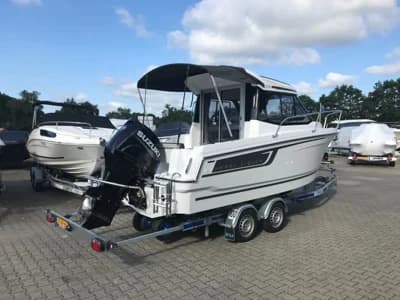 Jeanneau 605 Merry Fisher 2