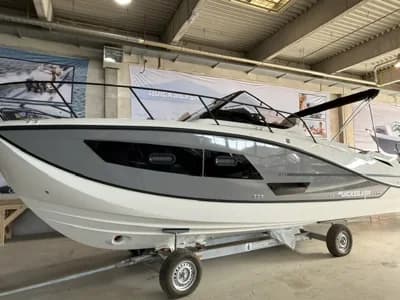 Quicksilver Activ 875 Sundeck mit 2x 250PS 2