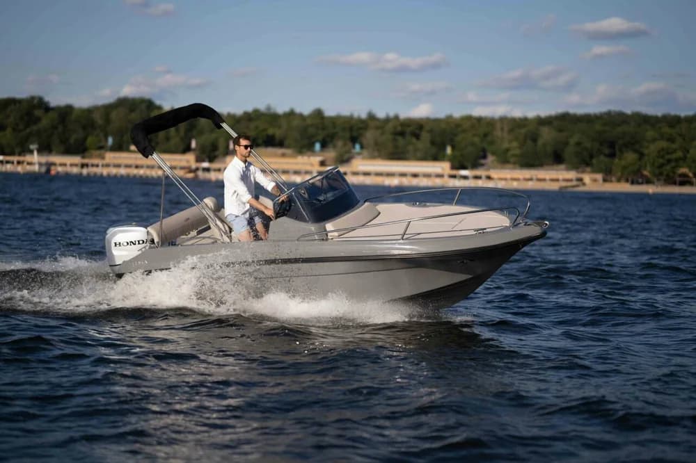 Trident Boats 530 Sundeck