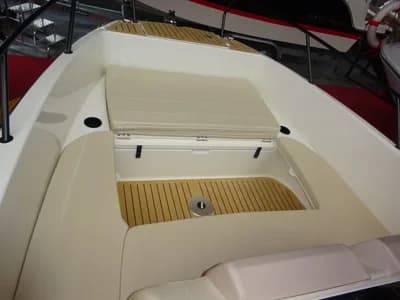 Quicksilver Activ 705 Open 3